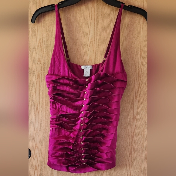 Elegant Pink Ruffled Women's Top - Picture 1 of 5